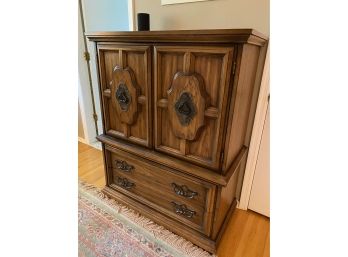 Carved Wood Front Design Dresser Cabinet