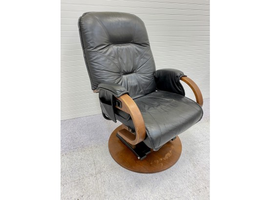 AvantGlide Leather Lounge Chair Swivel Recliner Very Comfortable