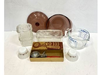 Vintage Glass Refrigerator Set And PYREX Covered Bowl