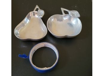 Apple And Pear Candy Dishes