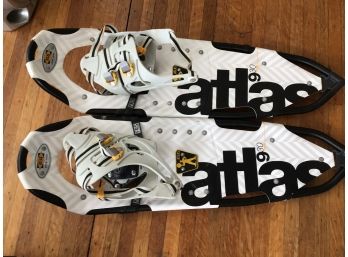Pair Atlas 930 Snowshoes With Storage Bag