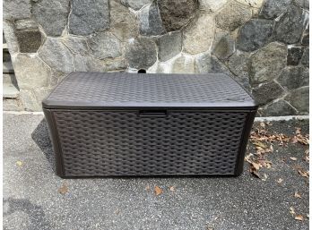 Suncast Outdoor Storage Plastic Deck Box