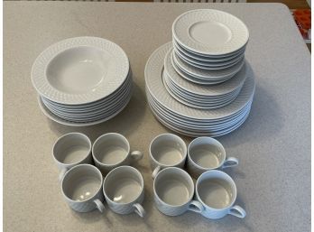 Set Of Oneida Westerly Basket Dinnerware Set Dining Plates