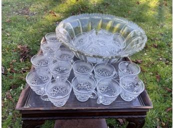 Beautiful Glass Punch Bowl Set With 20 Cups