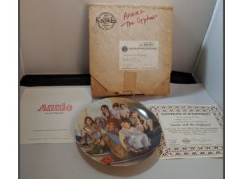 Authenticated Annie Plate - 'Annie And The Orphans' - Edwin Knowles Fine China, The Bradford Exchange
