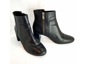 Black Short Boot By Taryn Rose Size 6.5