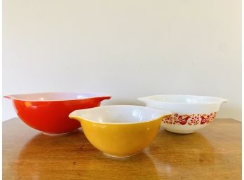 Vintage Bundle Of Pyrex Bowls