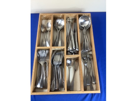Oreida Stainless Flat Ware Lot In Wooden Tray