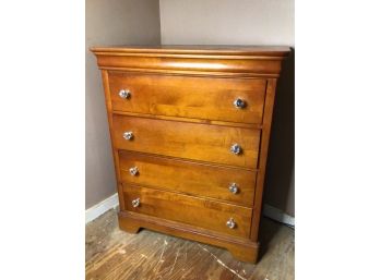 Stanley Furniture Tall Drawer With 4 Drawers