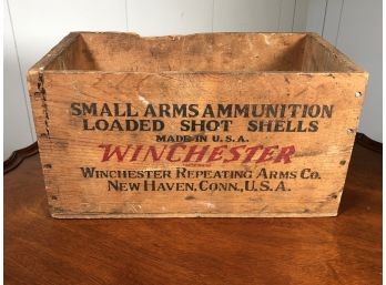 Fantastic Antique Wooden Box From WINCHESTER REPEATING ARMS COMPANY - Great To Store Kindling Or Whatever !