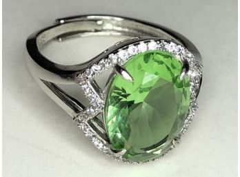 Fabulous 925 / Sterling Silver Ring With Large Peridot & White Topaz - Beautiful Intense Color - New / Unworn