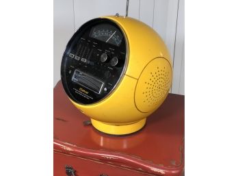 Incredible Vintage 1970s WELTRON 8-track Tape Player / Stereo AM-FM Radio - Great Yellow Color - Works !