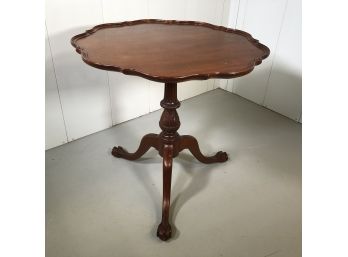 Beautiful Solid Mahogany Chippendale Style Pie Crust Table - Lovely Carved Ball And Claw Feet - HIGH QUALITY !