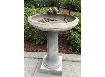 Fantastic Vintage Style Cement Bird Bath With Two Lovebirds On The Edge - Nice Large Substantial Size - NICE !