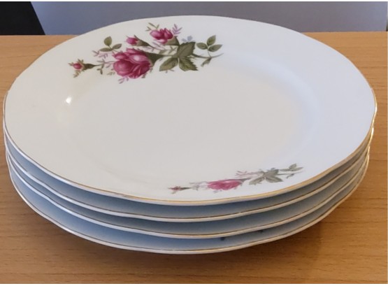 Beautiful Set Of 4 Yong Sheng Porcelain Floral Design Dinner Plates