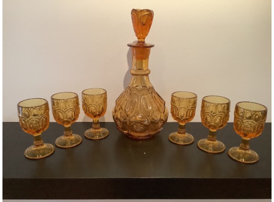 Vintage Amber Pressed Glass Decanter With 6 Glasses And A Special Taster Stopper