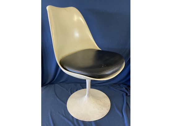 Vintage 1950s-1960s Knoll Saarinen Tulip Chair