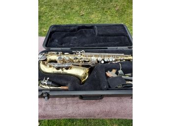Bundy Saxophone With Case