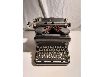 Antique Royal Typewriter Model H