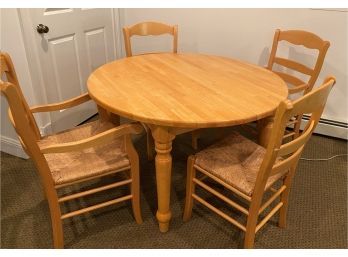 A Butcher Block Round  Table With 4 Rush Seat  Chairs  With One Leaf - Made In Italy