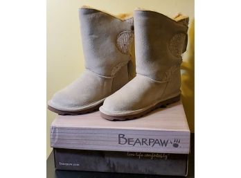 Brand New Bear Paw Size 9 Boots