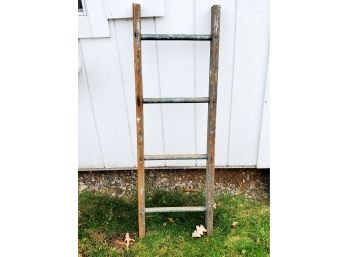 Vintage Small Wood Ladder - Great For Decor Or Quilt Rack!!