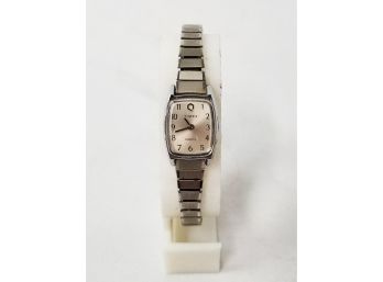 Ladies Vintage Timex Quartz Analog Wrist Watch
