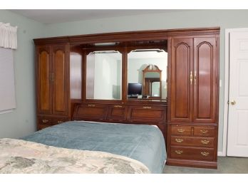 Impressive Thomasville Queen Size Headboard & Two Side Cabinets