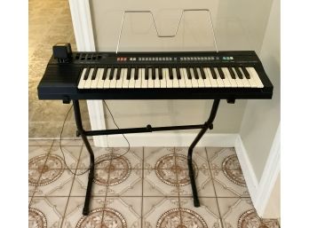 Casiotone - CT-370 Keyboard W/stand