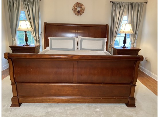 Gorgeous Thomasville Mahogany King Sleigh Bed