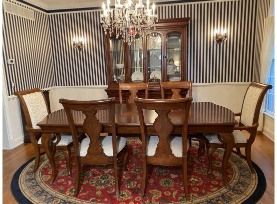 Thomasville Mahogany Dining Room Table & Chairs- Ready For The Holidays