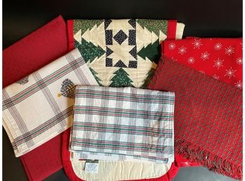 Holiday Table Runners & Placemats