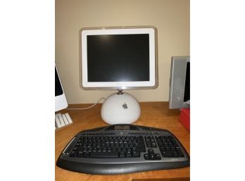 IMac 15 Monitor With Logitech Keyboard