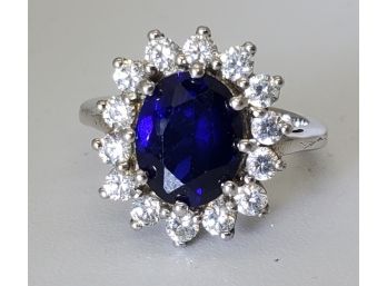 Vintage Size 7 Sterling Silver With 3ct Sapphire Surrounded By Rhinestones