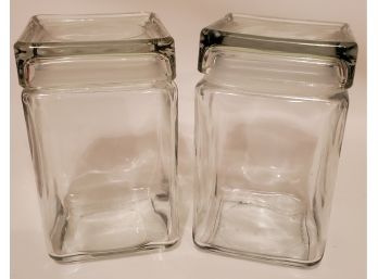 2 Square And 2 Round Containers