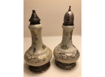 Pretty Sal & Pepper Shakers Sterling Caps