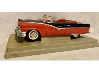 1956 Ford Fairlane Sunliner Convertible 1/18 Scale