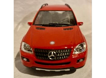 Red Mercedes Benz ML350 SUV 1/32 Scale