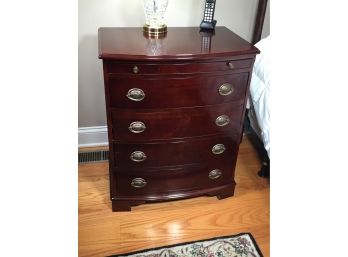 (1 Of 2) Nice Mahogany Bachelors Chest / End Stand By BOMBAY Company With Oval Brass Hepplewhite Style Pulls
