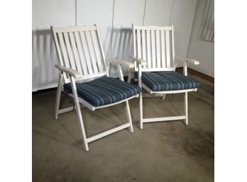 Very Nice Pair Of Classic Wooden Folding Deck Chairs - Painted White With Blue Striped Cushions - Nice Chairs