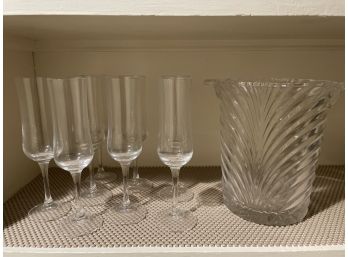 Lot Of 8 Champagne Flutes Or Sparkling Wine Glasses With A Bottle Cooler