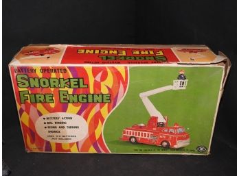 Old Modern Toys 14 Inch Tin Litho Battery Op Fire Engine In Original Box