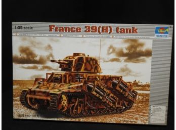 1/35 Scale Trumpeteer France 39 H Tank Model