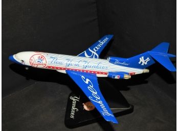 RETIRED New York Yankees Danbury Mint Team Plane Boeing 727 Diecast Model