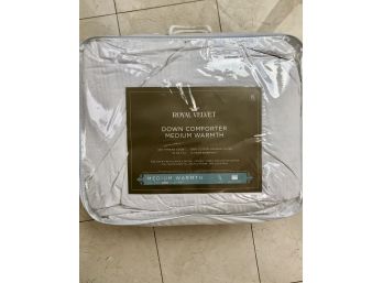 A Royal Velvet Down Comforter In Packaging - 400 Thread Count - Retail $540