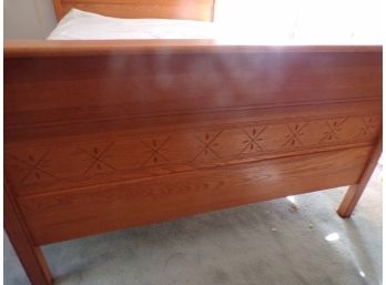 Bed  Oak Antique 3/4 Size