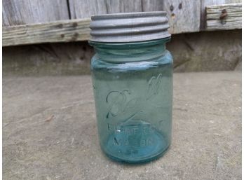Vintage Ball Zinc Top Pint Mason Jar