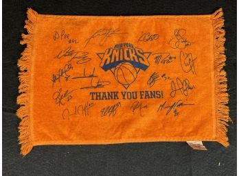 NY Knicks Souvenir Towel With Signatures