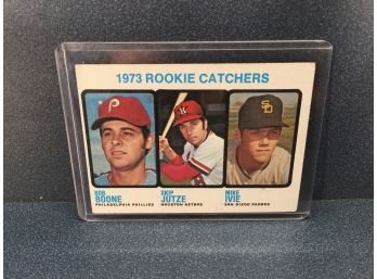 Vintage Topps 1973 Rookie Catchers. Bob Boone, Skip Jutze, Mike Ivie Baseball Card.