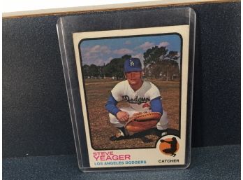 Vintage Topps 1973 Steve Yeager Los Angeles Dodgers Baseball Card.